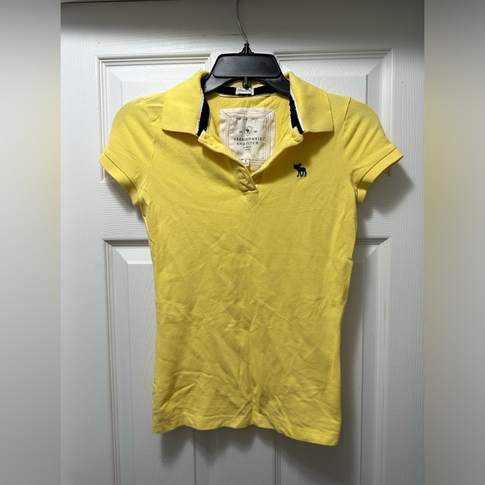 Abercrombie & Fitch Vintage Y2K Yellow Short Sleeve Polo with Navy Moose Logo